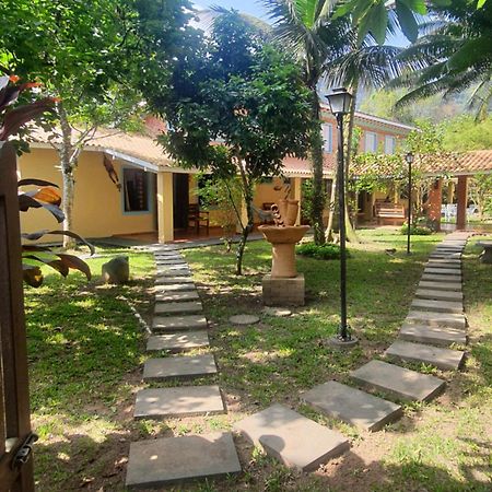 Suites Quintal De Lazaro 5 Ubatuba Bagian luar foto